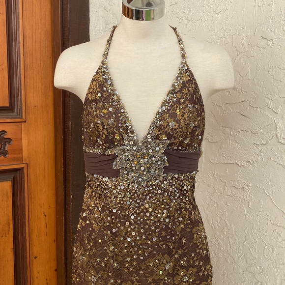 MANDALAY Lace & Sequence Cocktail Dress - Picture 12 of 12